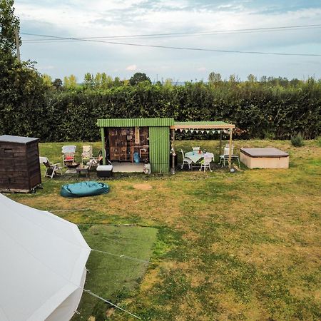 The Follies Glamping Otel Maidstone Dış mekan fotoğraf