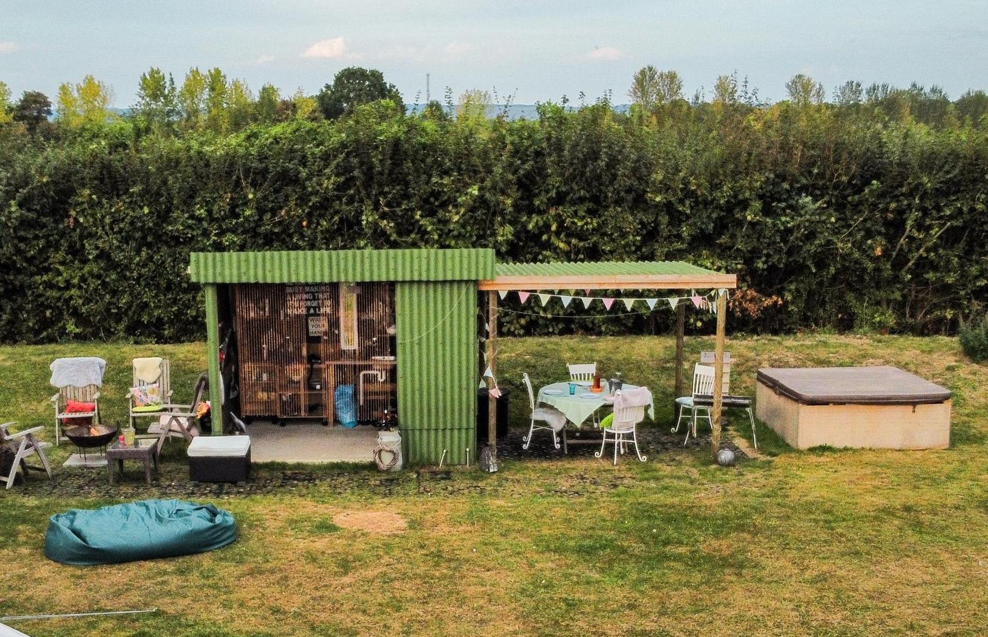The Follies Glamping Otel Maidstone Dış mekan fotoğraf
