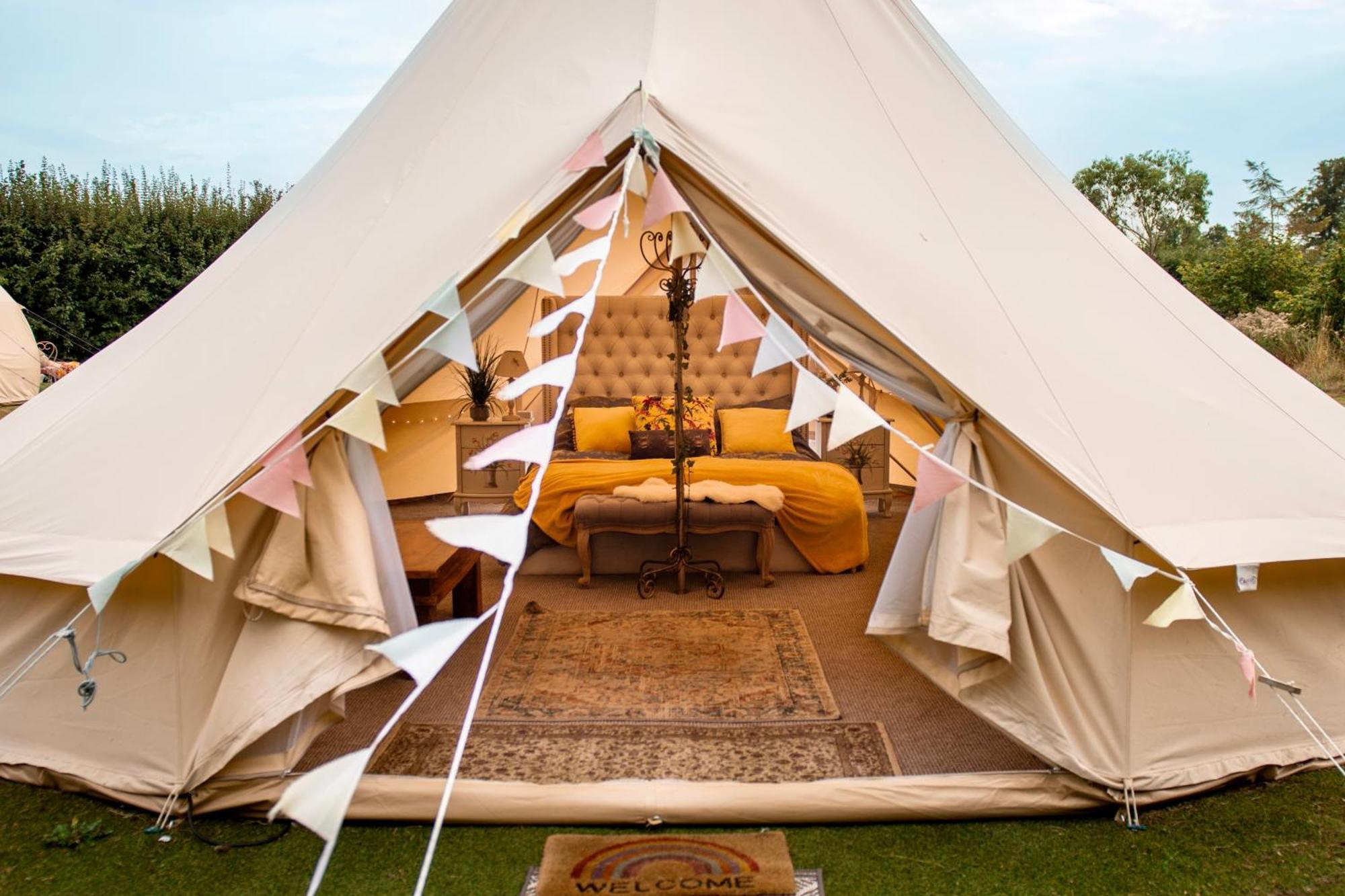 The Follies Glamping Otel Maidstone Dış mekan fotoğraf