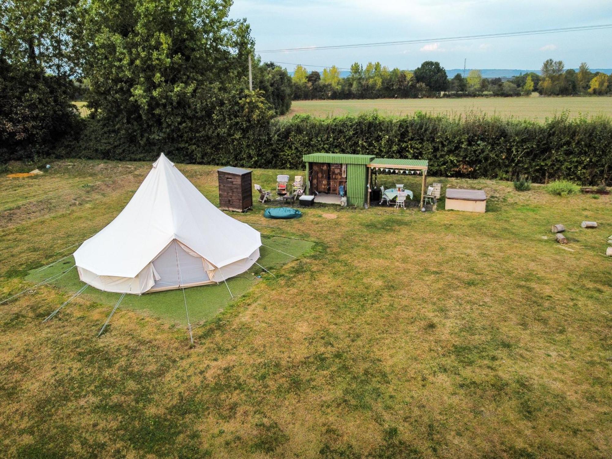 The Follies Glamping Otel Maidstone Dış mekan fotoğraf